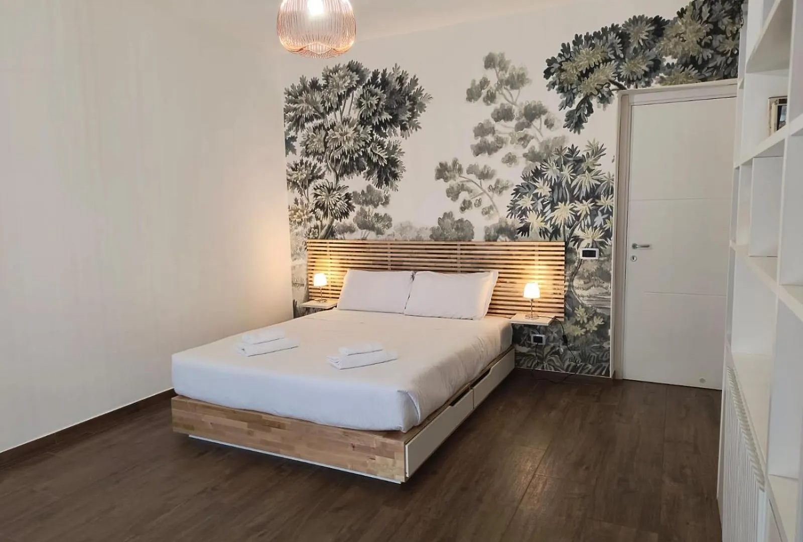 Sallustiano Apartments contacts
